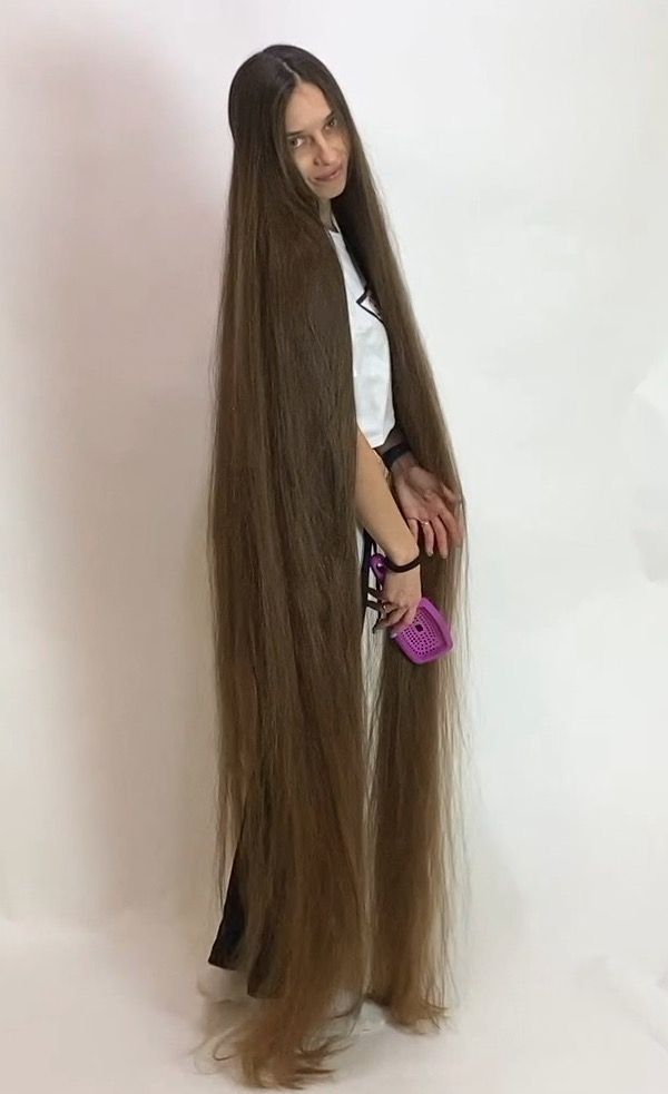 VIDEO - The DEFINITION of perfect long hair