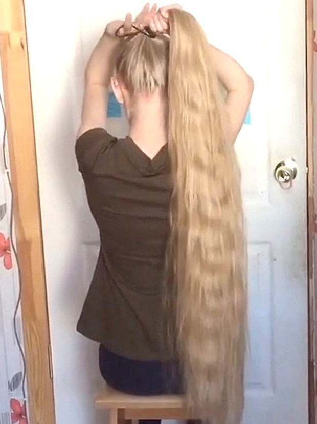 VIDEO - Brush, bun, braid