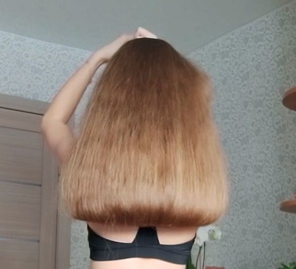 VIDEO - A massive mane and folded hair