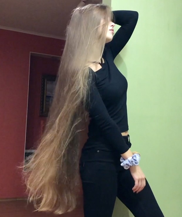 VIDEO - The ultimate ponytails