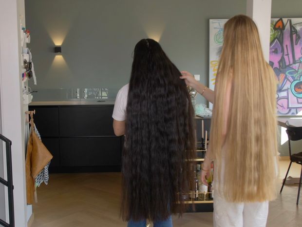 VIDEO - Two very impressive manes
