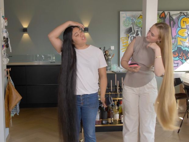 VIDEO - Two very impressive manes