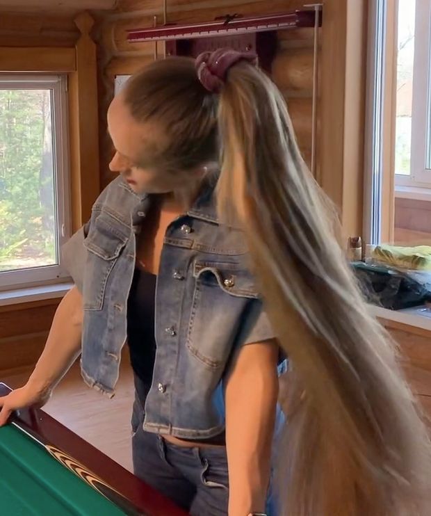 VIDEO - Pool table Rapunzel