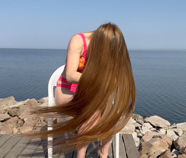 VIDEO - By the open sea