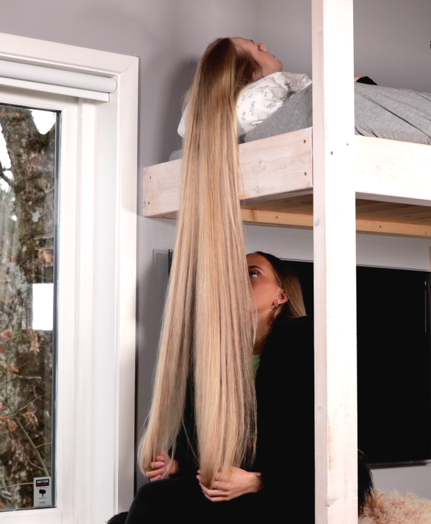 VIDEO - Celina playing with super long blonde hair