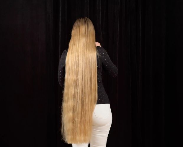 VIDEO - Braids and buns display