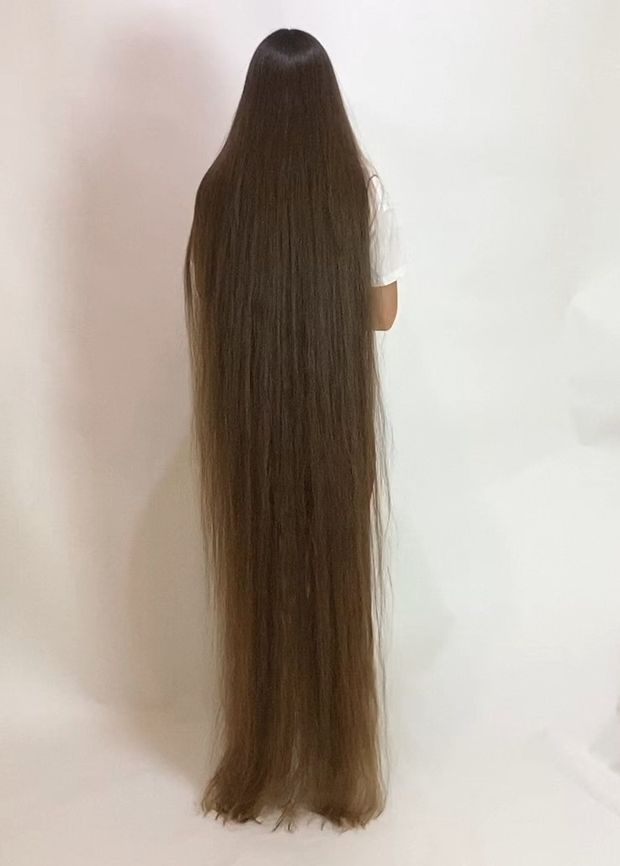 VIDEO - The DEFINITION of perfect long hair
