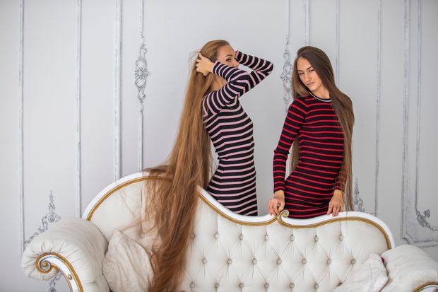 PHOTO SET - The long hair sofa photoshoot