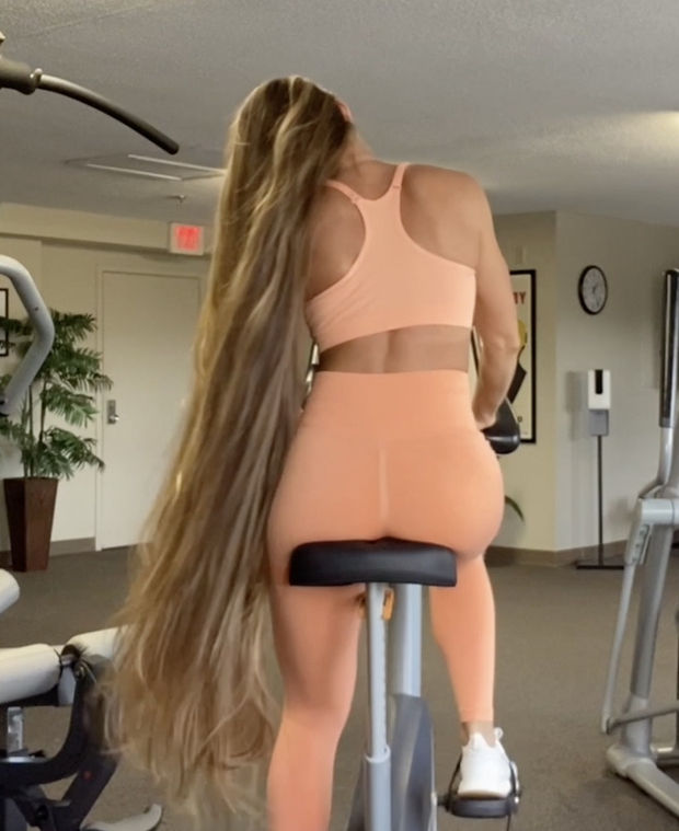 VIDEO - Real-Life Rapunzel&#x27;s workout