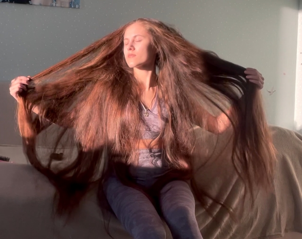 VIDEO - Kristina&#x27;s hair display show