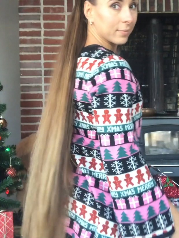 VIDEO - Christmas in April