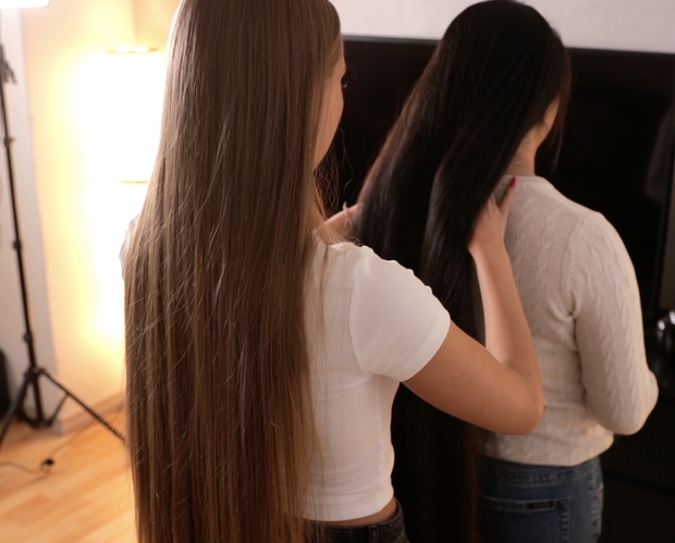 VIDEO - Impressed by her hair length