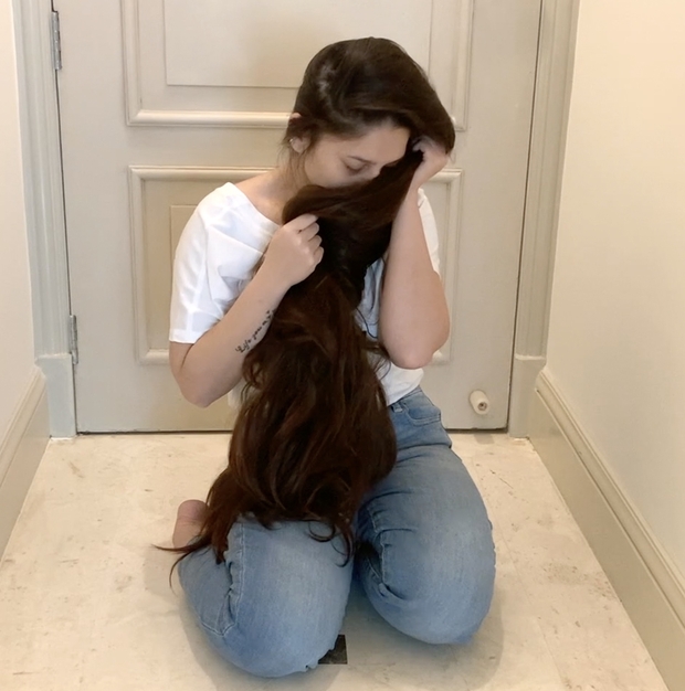 VIDEO - Neha&#x27;s long hair smelling and covering