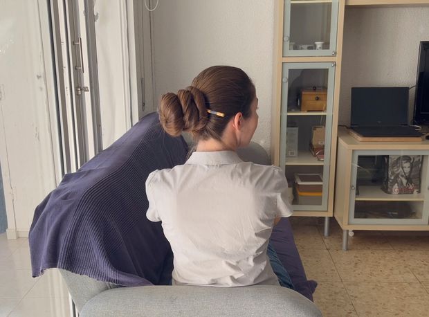VIDEO - Thick and elegant hair bun display