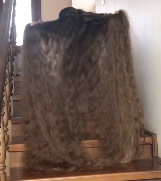 VIDEO - Hair stair