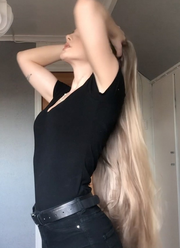 VIDEO - Victoria&#x27;s ponytail