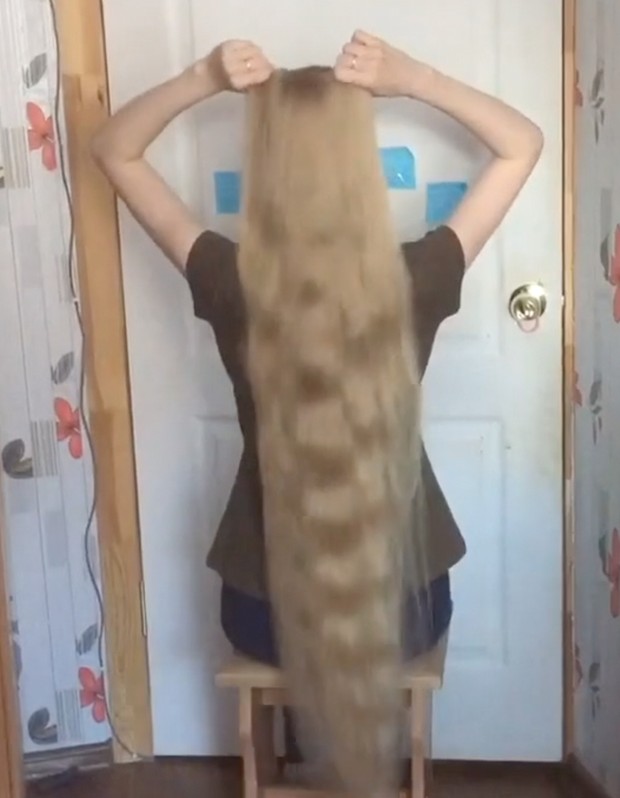 VIDEO - Brush, bun, braid