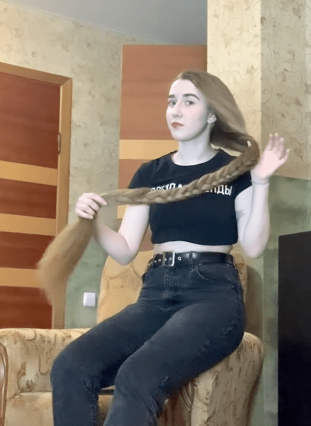 VIDEO - Soft, silky blonde knee length hair