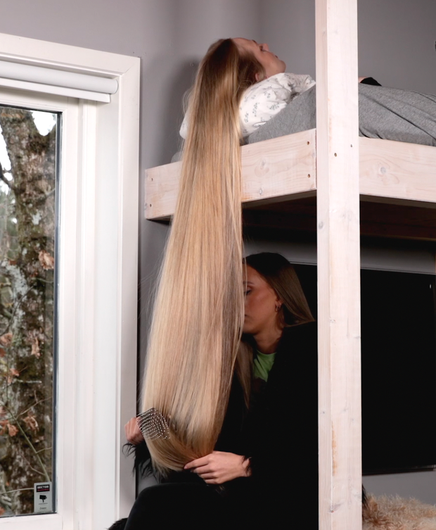 VIDEO - Celina playing with super long blonde hair