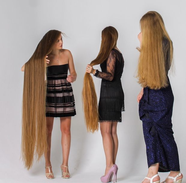 PHOTO SET - Triple long hair in motion photoshoot