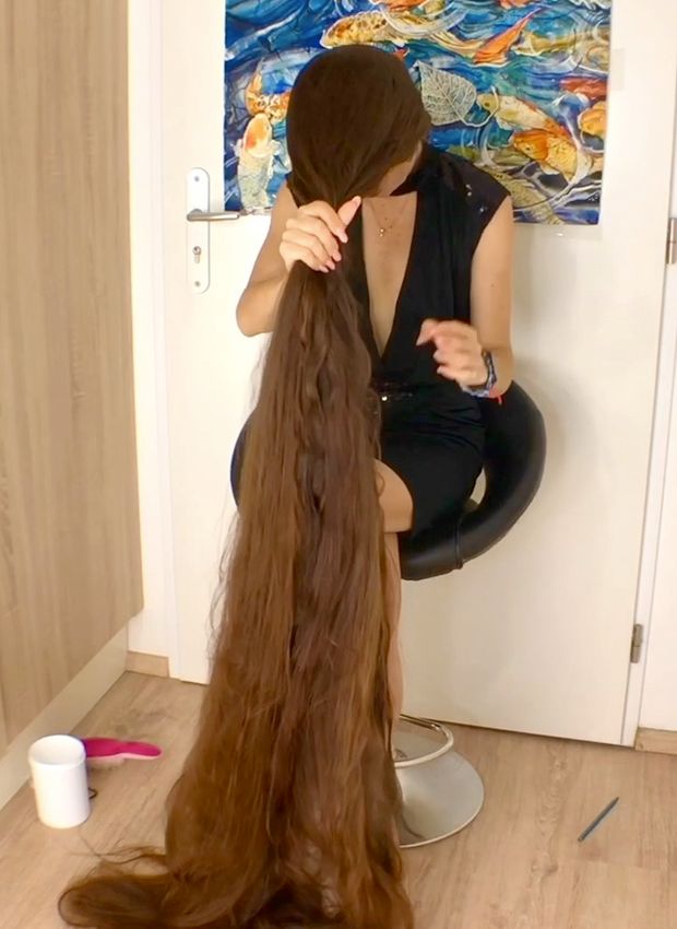 VIDEO - World&#x27;s longest braid