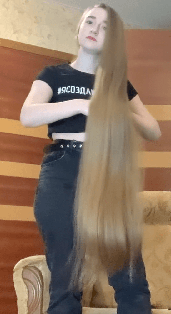 VIDEO - Soft, silky blonde knee length hair
