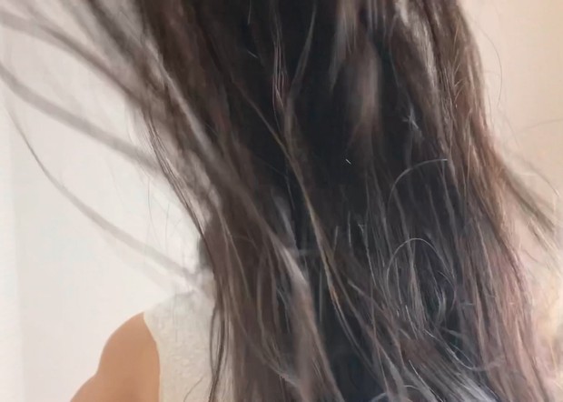 VIDEO - Rin&#x27;s massive black mane and hair on camera play