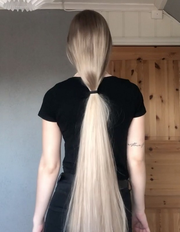 VIDEO - Victoria&#x27;s ponytail