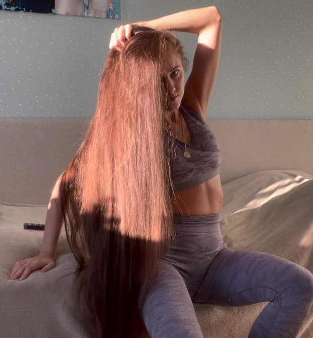 VIDEO - Kristina&#x27;s hair display show