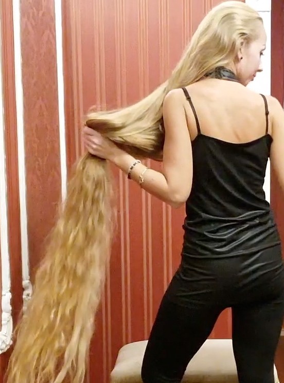 VIDEO - Alena = Perfect, long hair