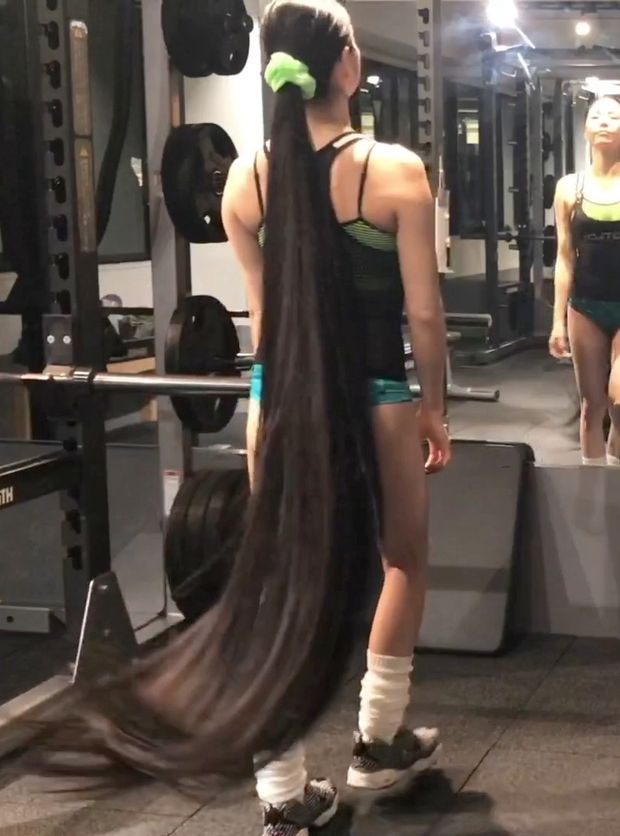 VIDEO - The longest hair at the gym