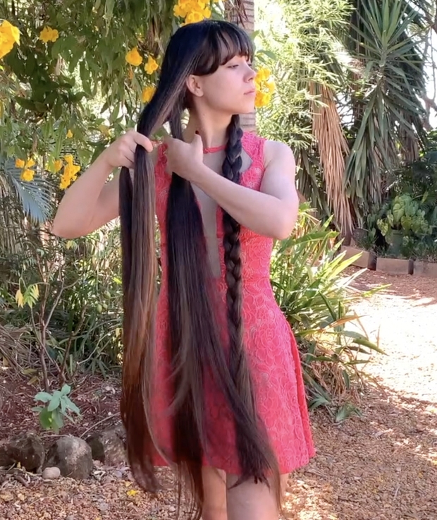VIDEO - Stefany, the summer Rapunzel