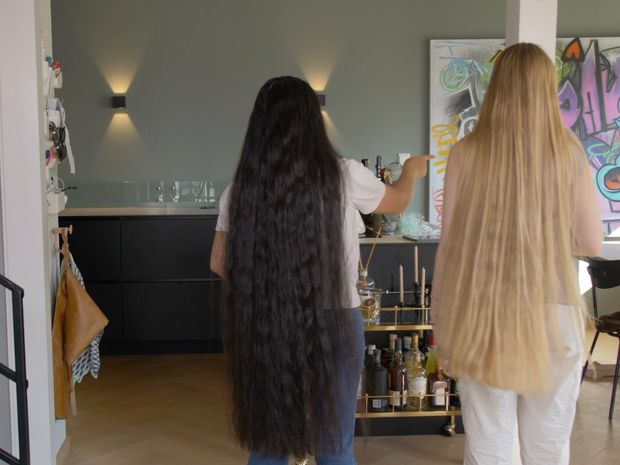 VIDEO - Two very impressive manes
