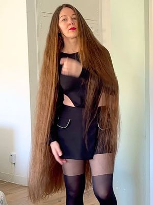 VIDEO - Tons of hair, great dance