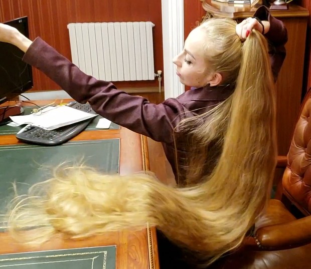 VIDEO - Business Rapunzel