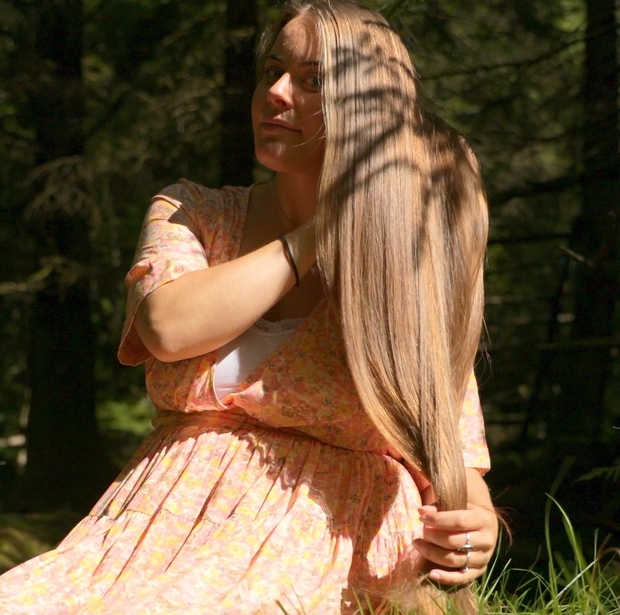 VIDEO - Magical hair brushing