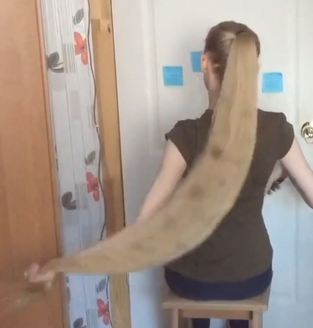 VIDEO - Brush, bun, braid