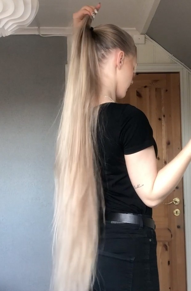 VIDEO - Victoria&#x27;s ponytail