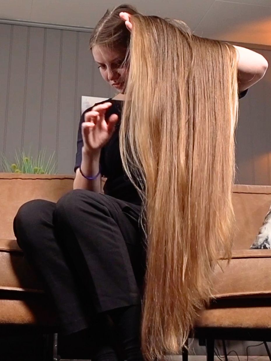 Finger Combing Hair: The Ultimate Guide to Smooth, Styled Locks