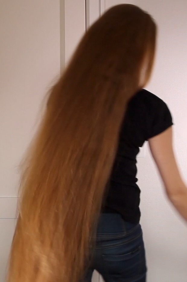 VIDEO - Rakel&#x27;s creative hair show (part 2)