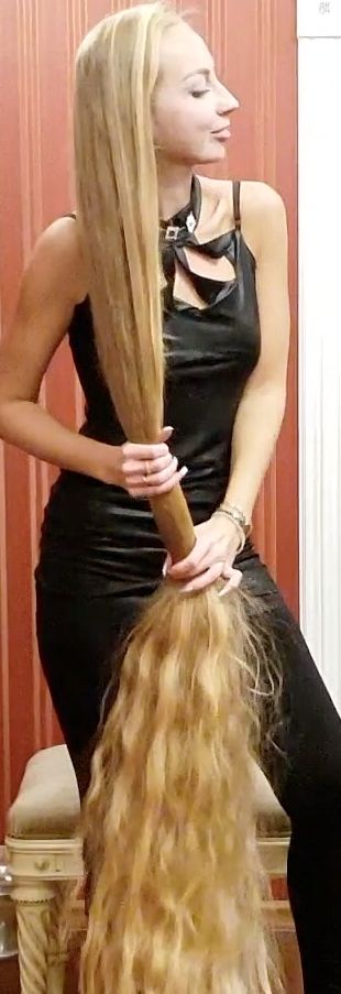 VIDEO - Alena = Perfect, long hair