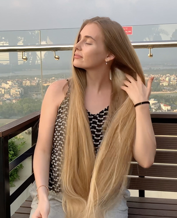 VIDEO - Super beautiful Irina&#x27;s walk