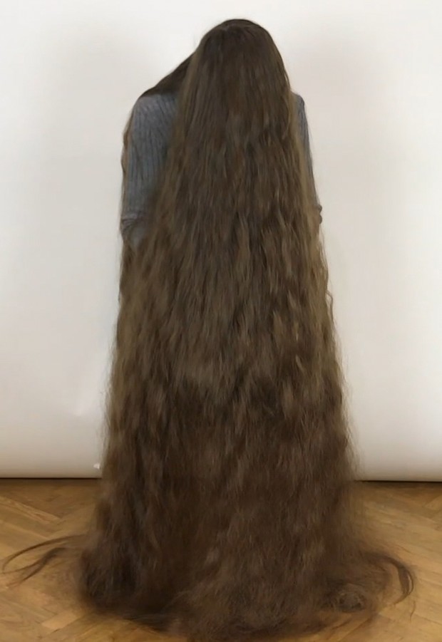 VIDEO - Hiding in hair