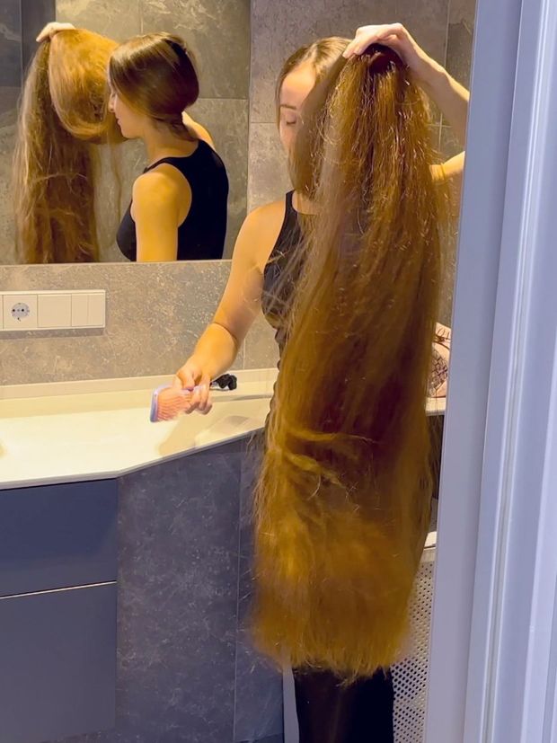 VIDEO - Enormous hair deluxe