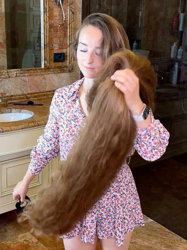 VIDEO - Extreme super thick and long hair