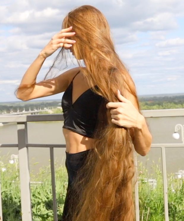 VIDEO - Perfect outdoor hair display