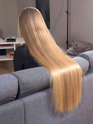 VIDEO - Silky blonde hair sliding and trapped hair in sofa