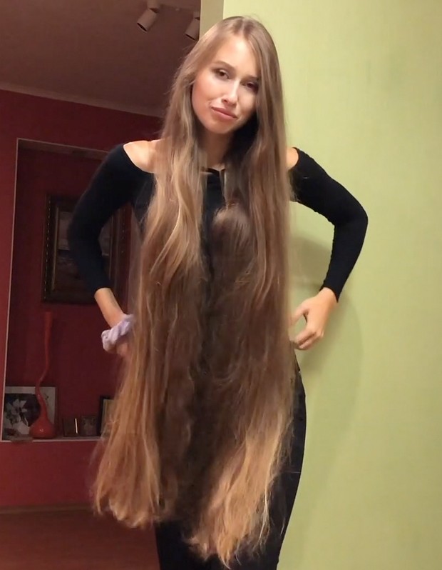 VIDEO - The ultimate ponytails