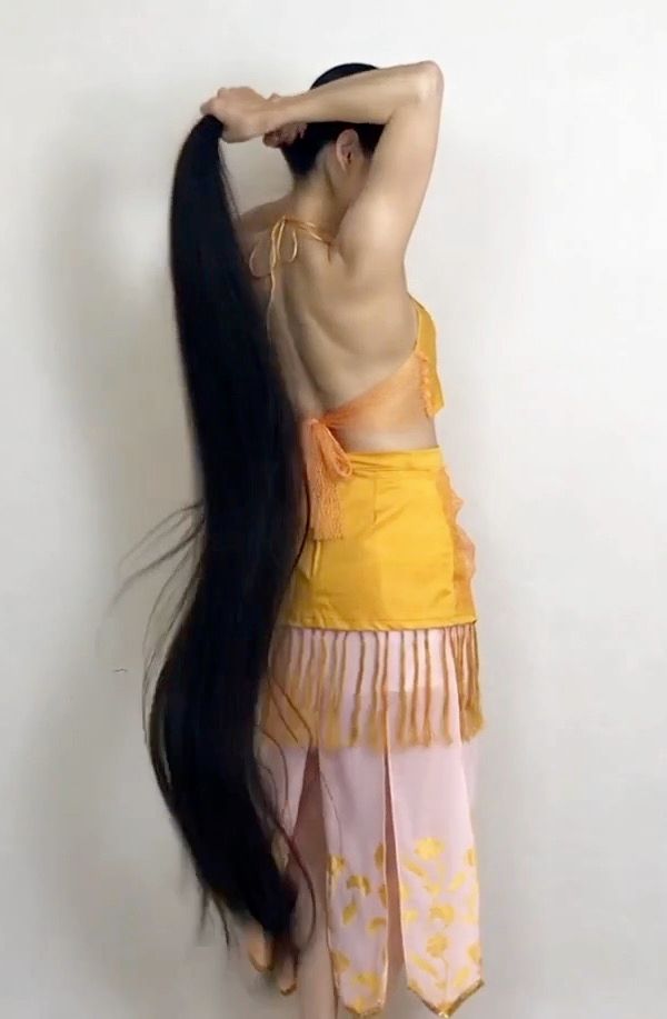 VIDEO - Rin in orange
