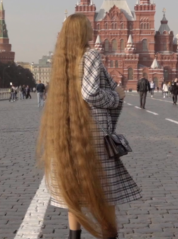 VIDEO - Rapunzel in the city